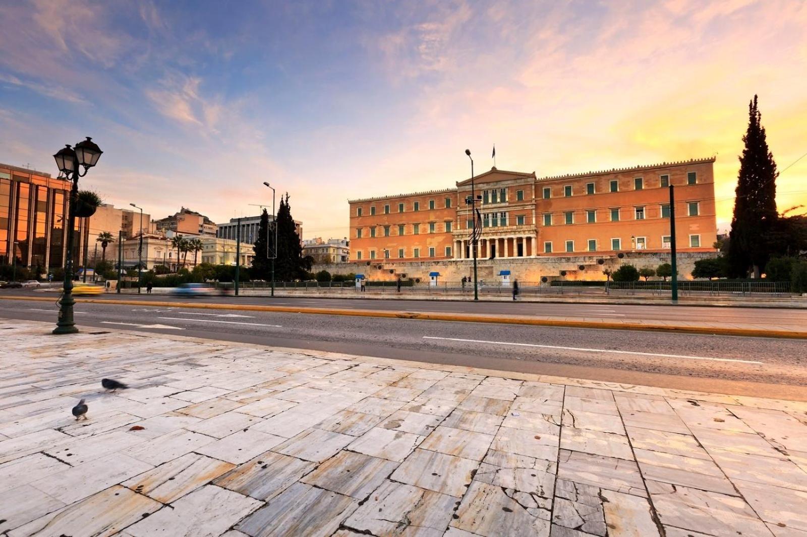 Walk To Syntagma,From A Prime-Location, Luxury Apt أثينا المظهر الخارجي الصورة