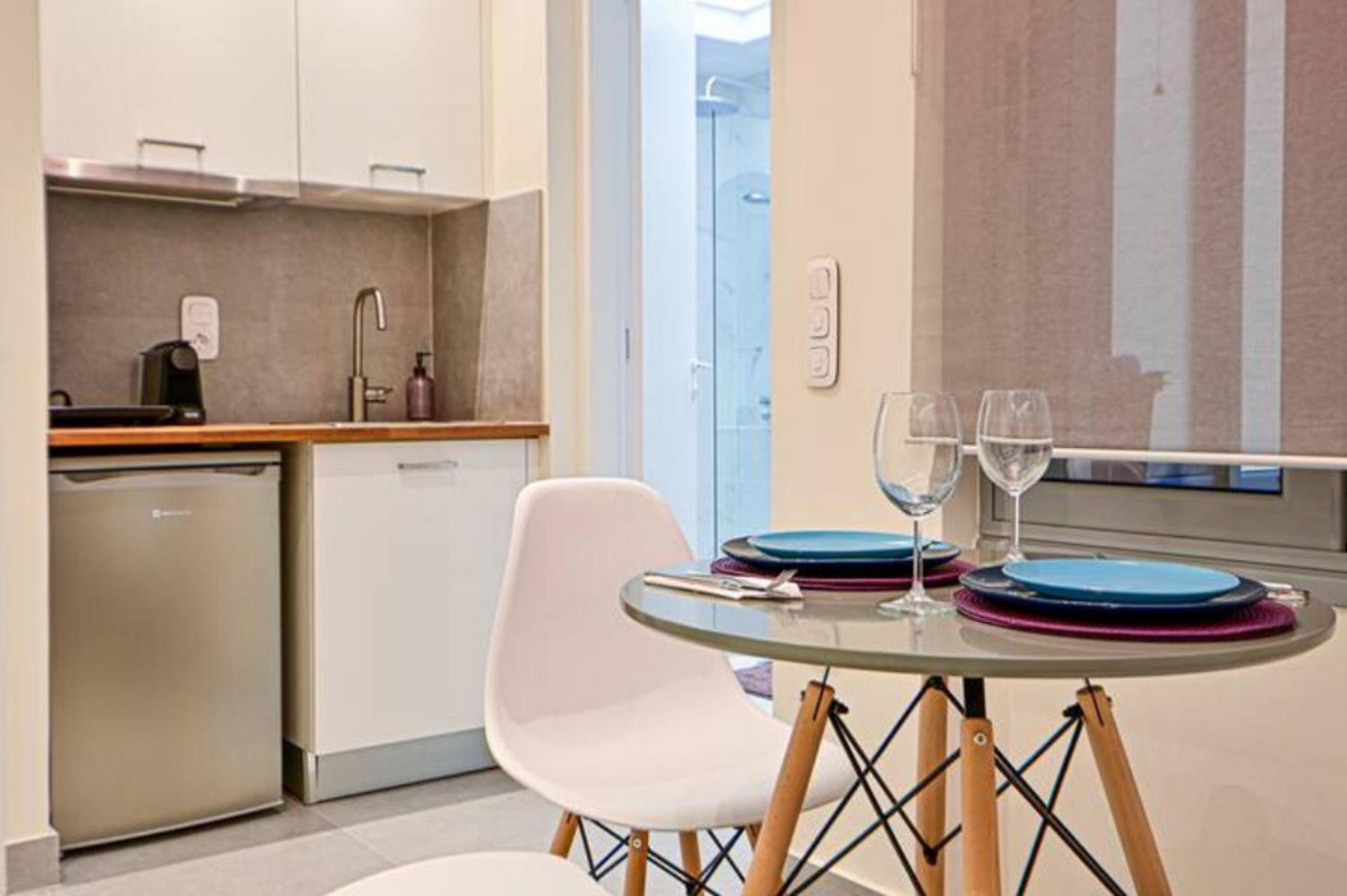 Walk To Syntagma,From A Prime-Location, Luxury Apt أثينا المظهر الخارجي الصورة